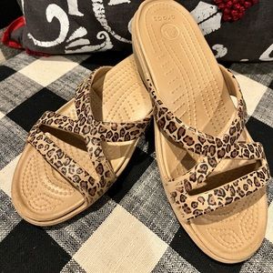 Used Crocs women’s size 8 wedge sandal leopard print